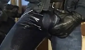 Leather gloves