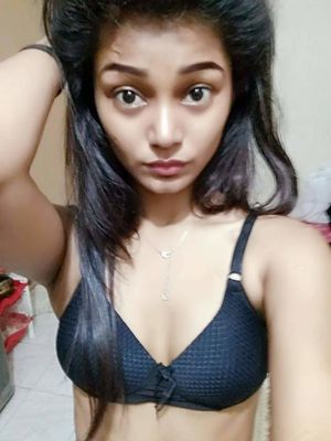 Deshi Teen hot in Black Bra