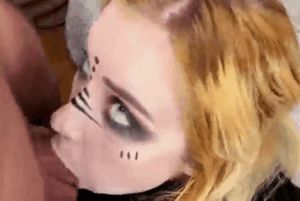 Sweetiefox gets all gothed up for a hard face fucking