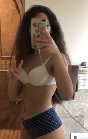 Im Jenna heyak and I love to be groped and breed in public especially when my family is with me