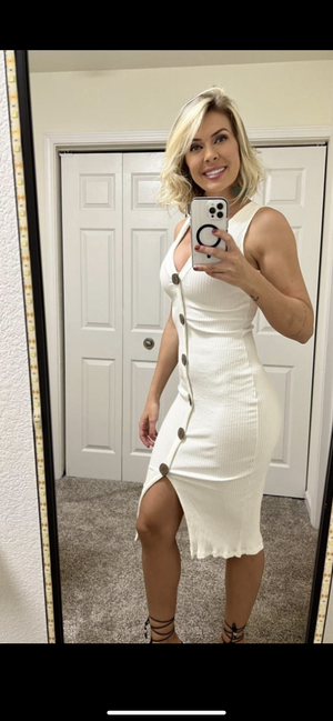 Gorgeous blonde milf with sexy body