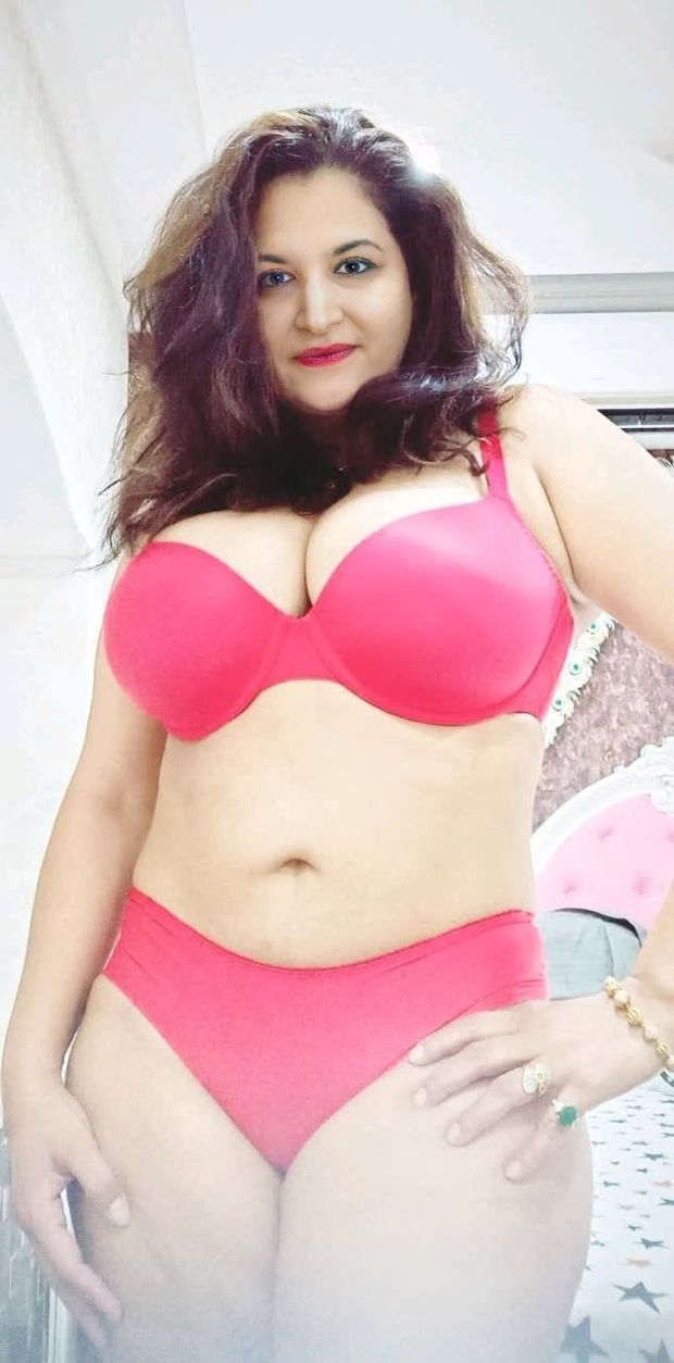 Sexy hot Desi hotmilf