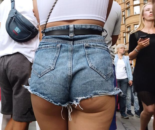 Delicious teen butt