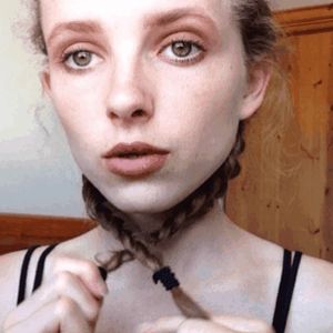 CuntKittn chokes herself for pleasure