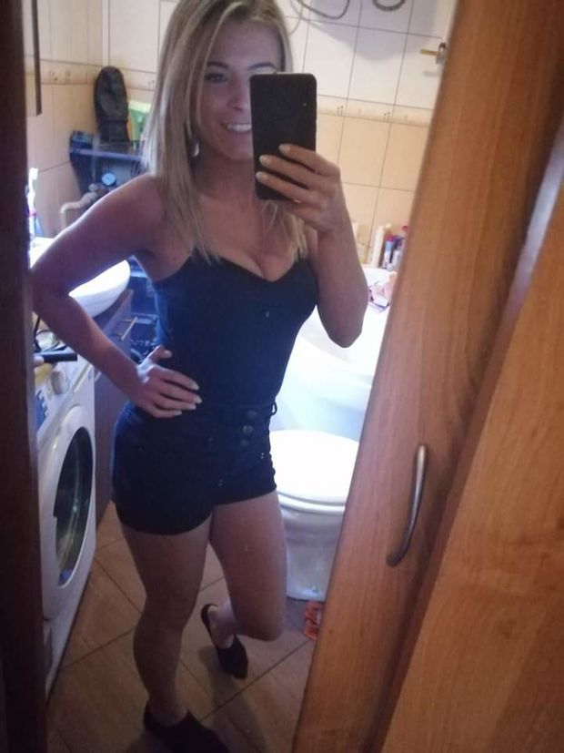 Sandra likes guys jerking off