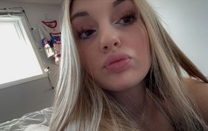 Keyra beautiful duckface