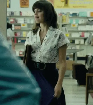Mainstream upskirt