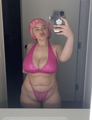 Kenishafineasf sexy body