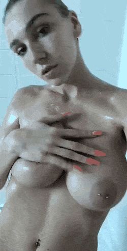 Kendra Sunderland -8-