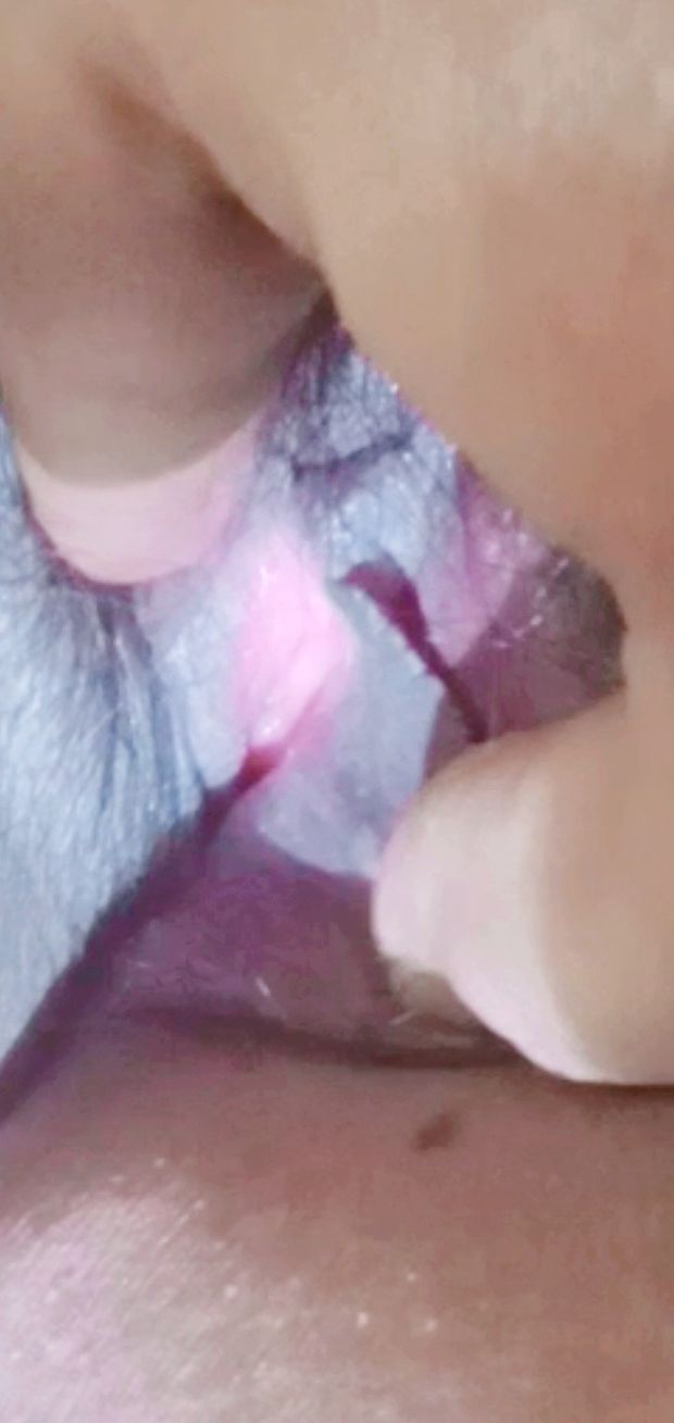 Fuck my pusyy kiss my boob ???? please my pusyy hole fuck me