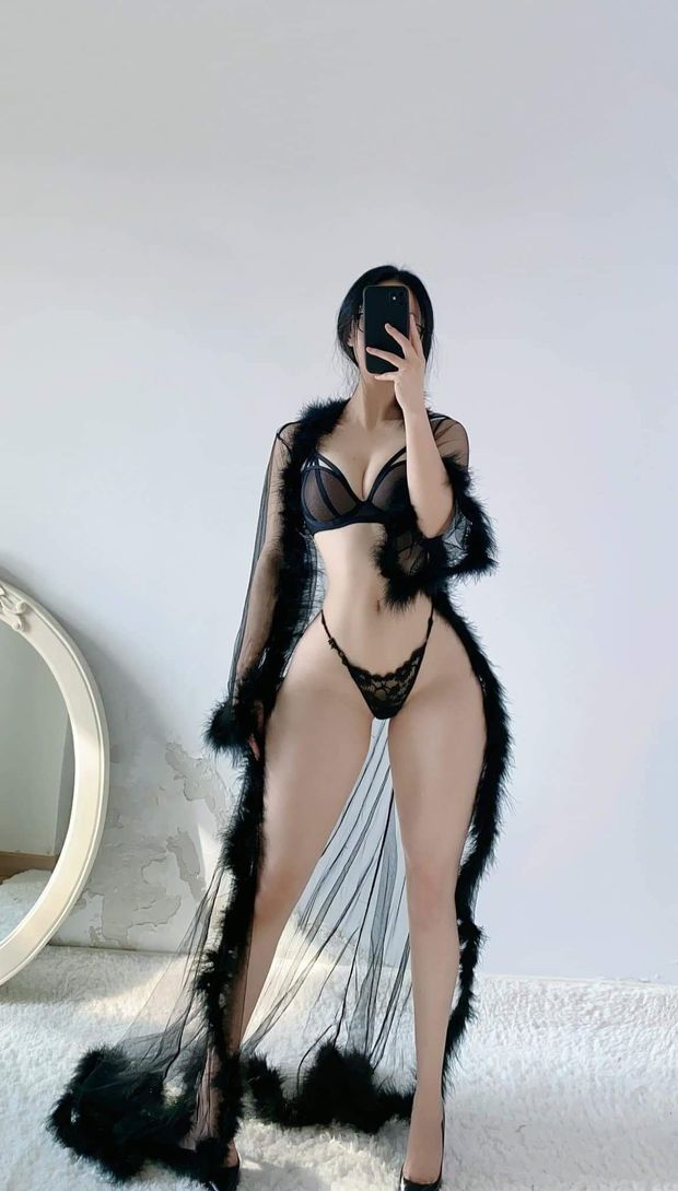 ideal figure emo in underwear