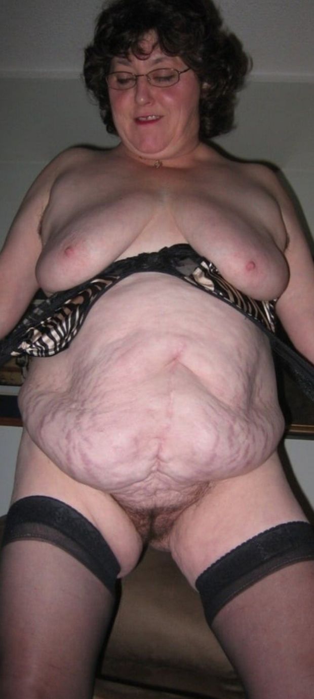 So sexy mature babe.❤️