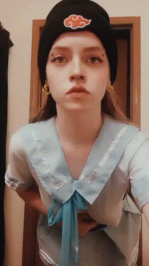 Daily Social Media Thots, GIF #043