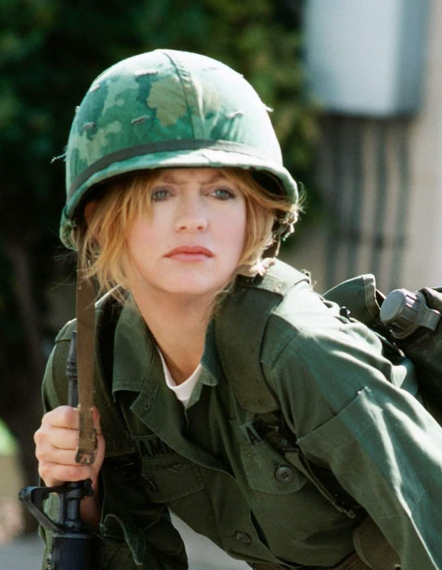 Goldie Hawn (Private Benjamin)