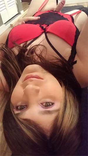 Trannie thristy for your cum to splash all over her in Lincoln - Nebraska