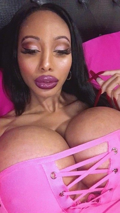Ebony bimbo godess