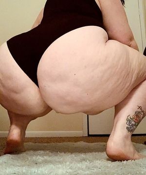 Dimples all over her phat ass