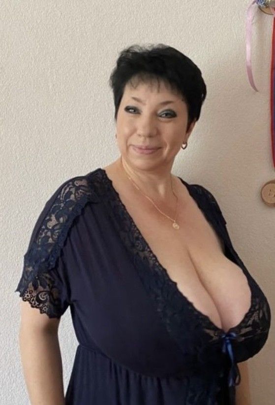 Mature big boobs