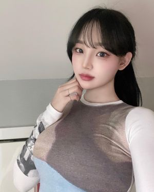 10/10 - Perfect face to skull-fuck silly.