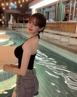 If porn was legal in Korea, this slut would be doing porn.