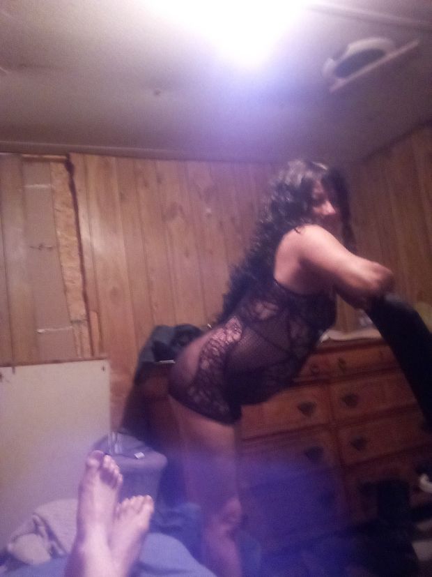 I'm just a skank doesn't matter I'll bend over for any kind of cock to have my fuckholes Pounded big small tall pound my holes raw
