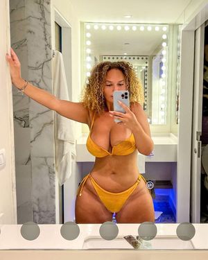 Pamela self shot thickness