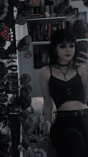 Ultra goth chick in mirror