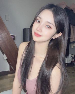 10/10 - Perfect face to skull-fuck silly.