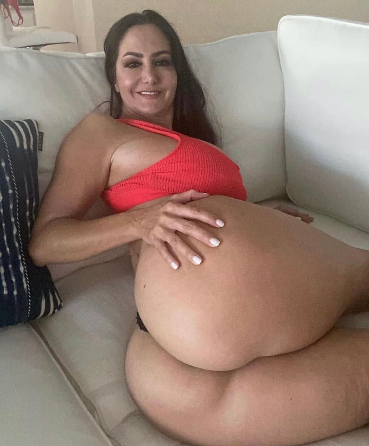 Ava ass
