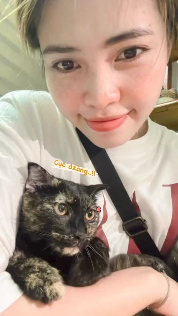 Asian Vietnamese Selfie