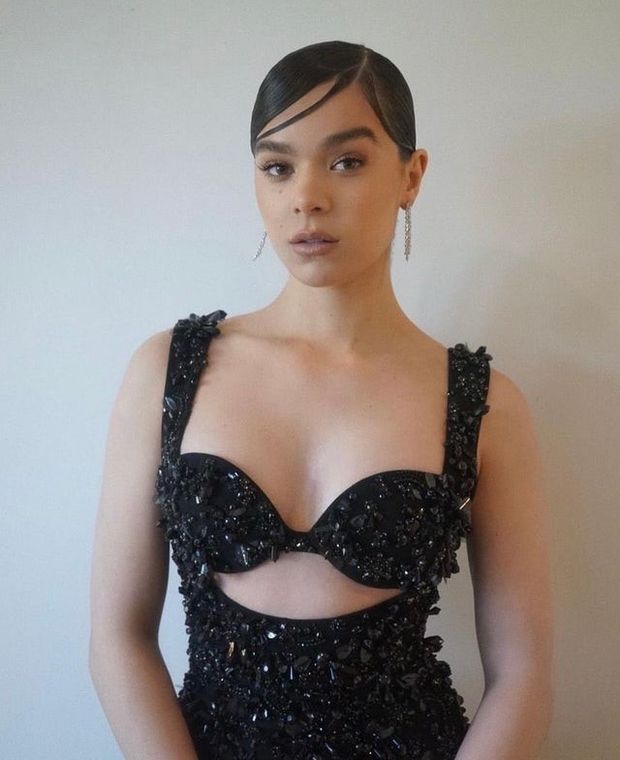 Hailee Steinfeld SAG Awards BTS