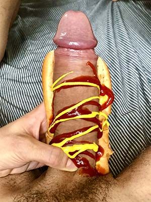 Who wanna eat my big Coney Island NY sausage dick ?