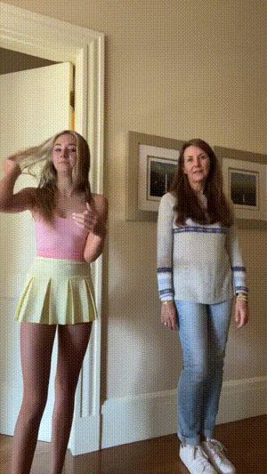 Daily Social Media Thots, GIF #083