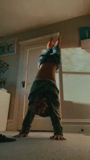 Daily Social Media Thots, GIF #084