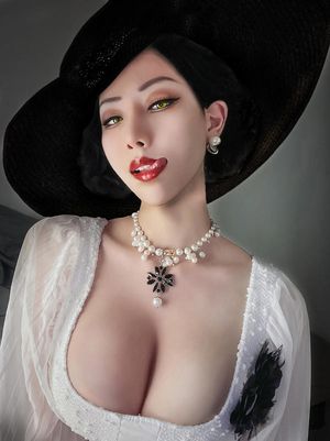 hannabunny lady dimitrescu cosplay