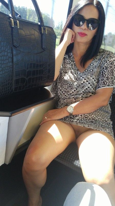 Flashing Upskirt