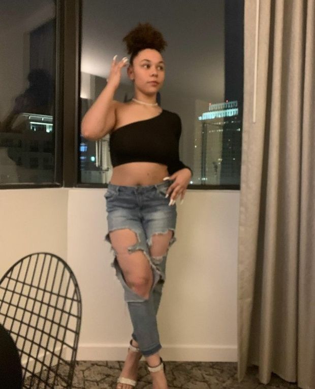 she's not afraid to be groped she prefers it