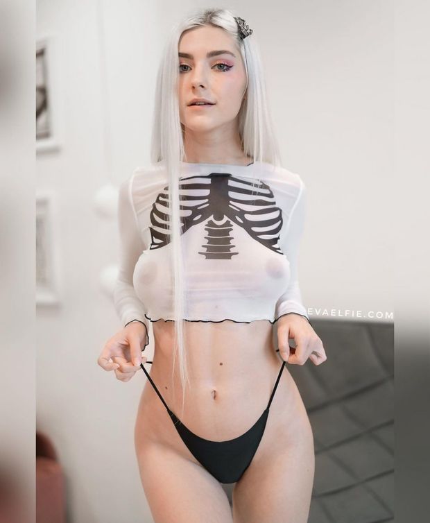 invisible tits