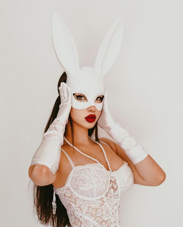 WHITE RABBIT