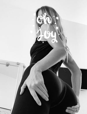 My girlfriend s yoùng sister . Do you like her ? Should i ask her some nudes to post ? Comment if you are interested