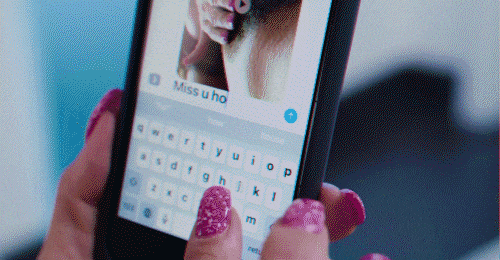 Sexting / Taking selfies 013