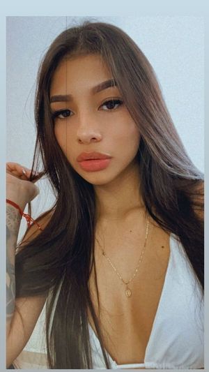 hot petite teen with cute face, i really wanna cum on it