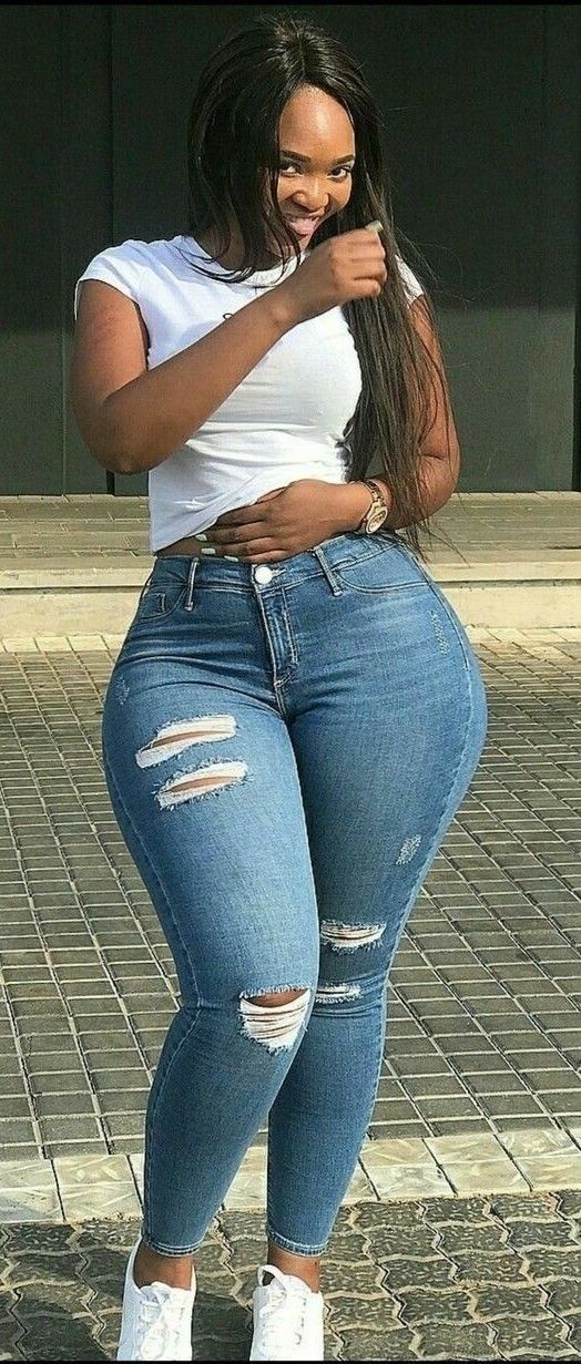 TIGHT JEANS