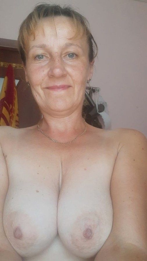 Mature with Saggy tits