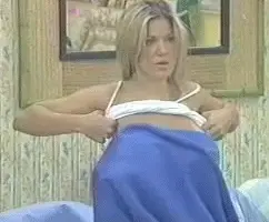 Penny's tits slip??