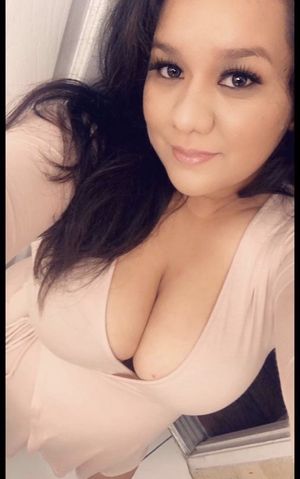 Sexy Latina Milf