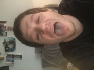 Who wants to cum on my face and in my mouth