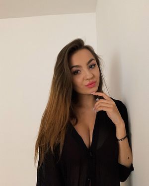 Wiktoria thinks about a hard dick