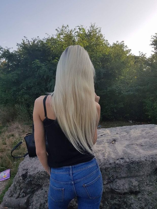 Sandra's ass wants to be spanked