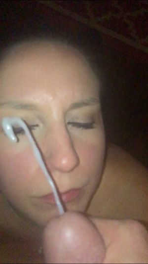 I am cumming on her Face